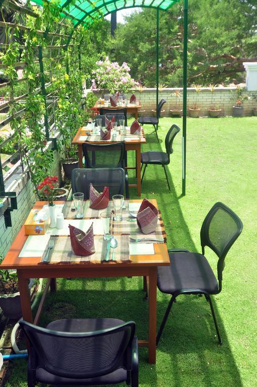Golden Rose Guest House Old Bagan Extérieur photo