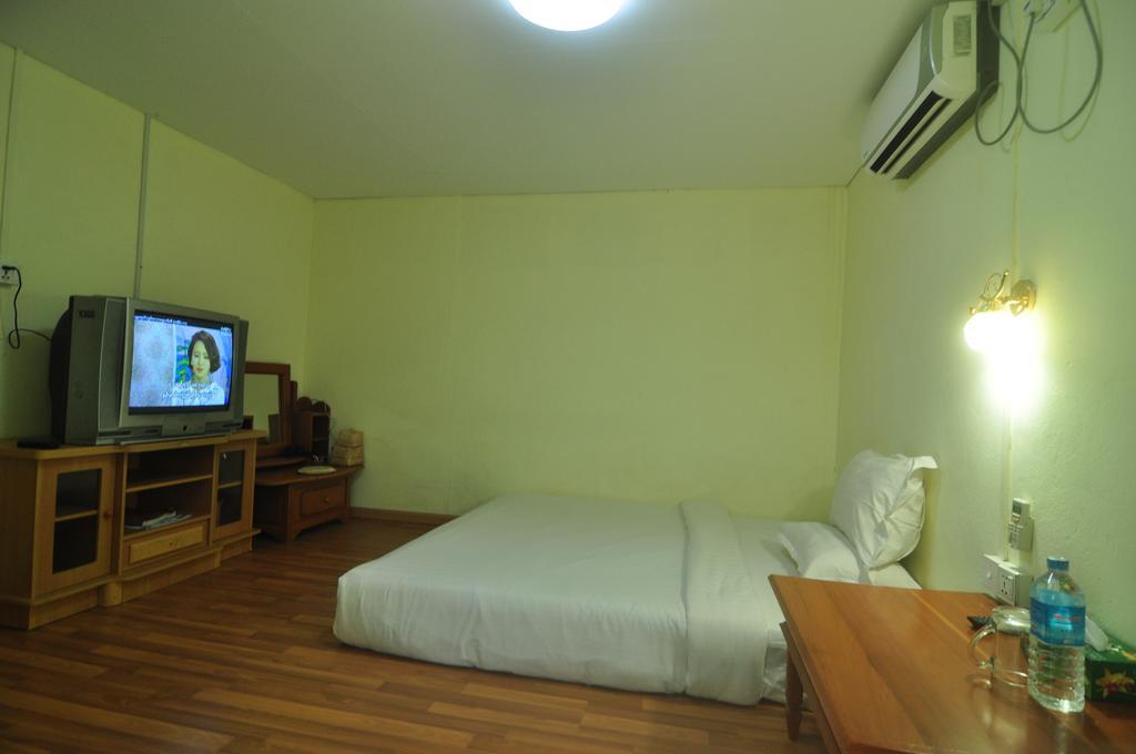 Golden Rose Guest House Old Bagan Extérieur photo