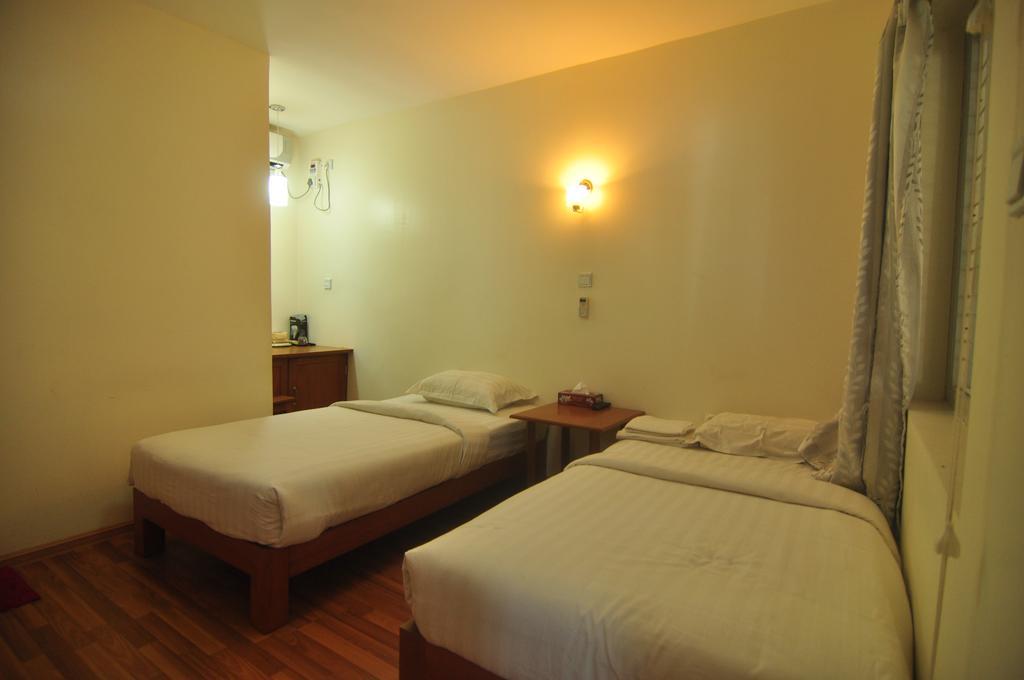 Golden Rose Guest House Old Bagan Extérieur photo