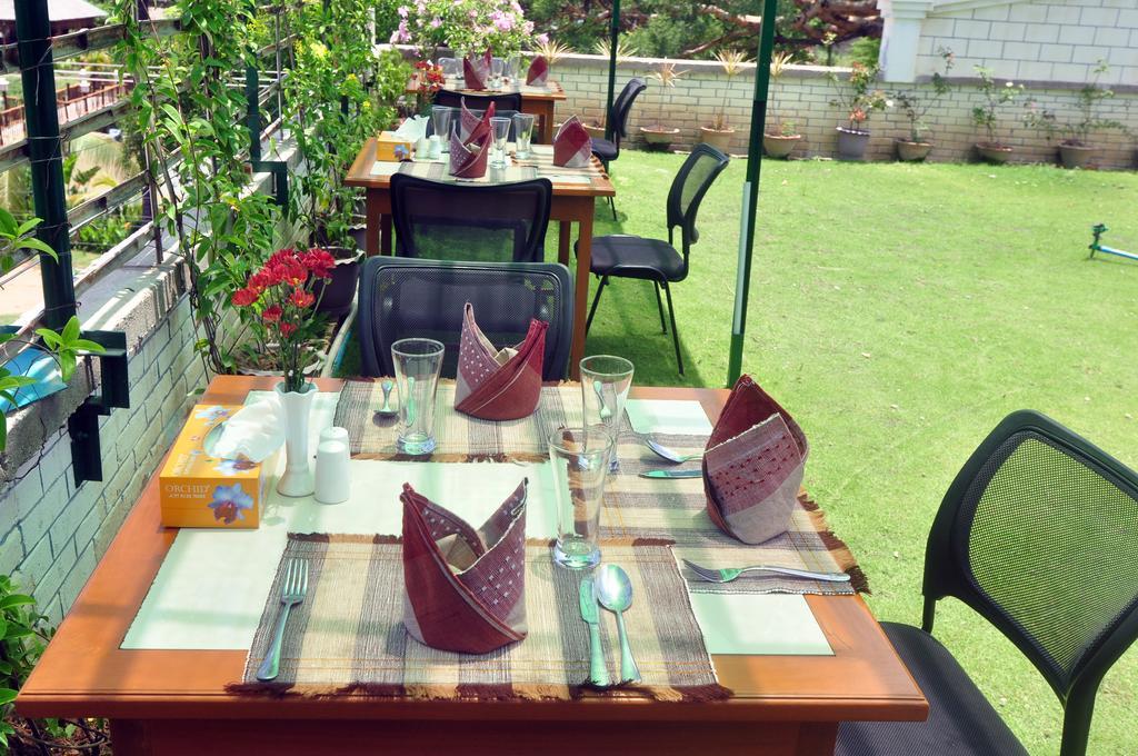 Golden Rose Guest House Old Bagan Extérieur photo