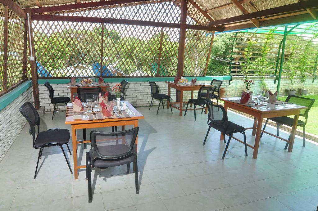 Golden Rose Guest House Old Bagan Extérieur photo