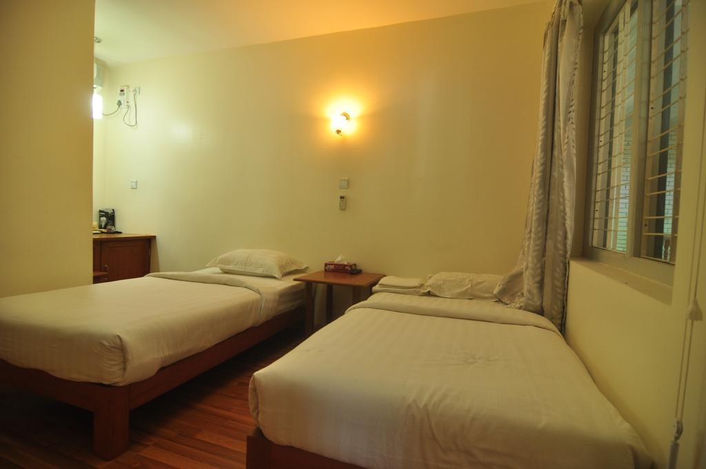 Golden Rose Guest House Old Bagan Extérieur photo