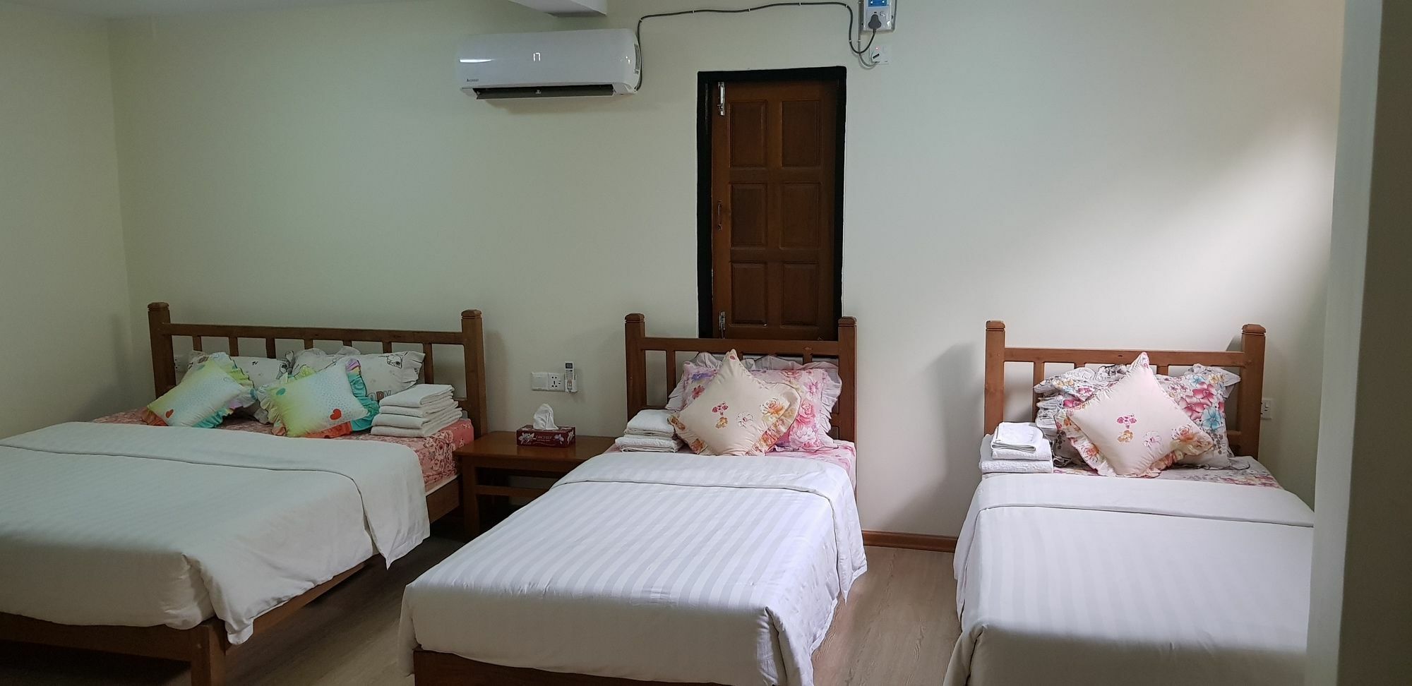 Golden Rose Guest House Old Bagan Extérieur photo